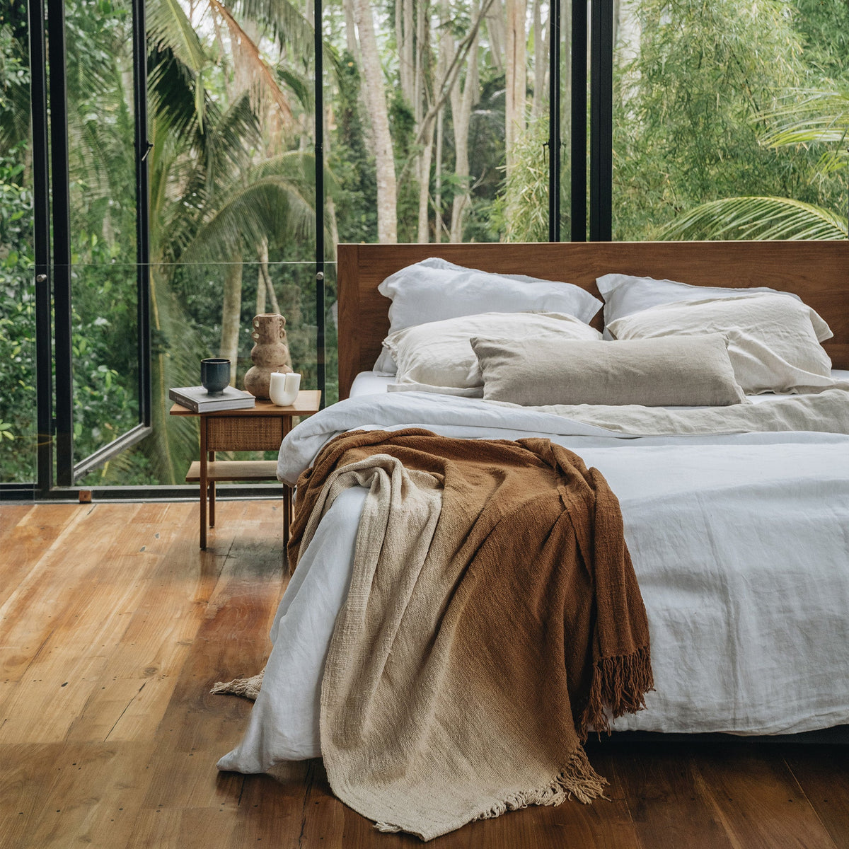 White linen best sale bedding