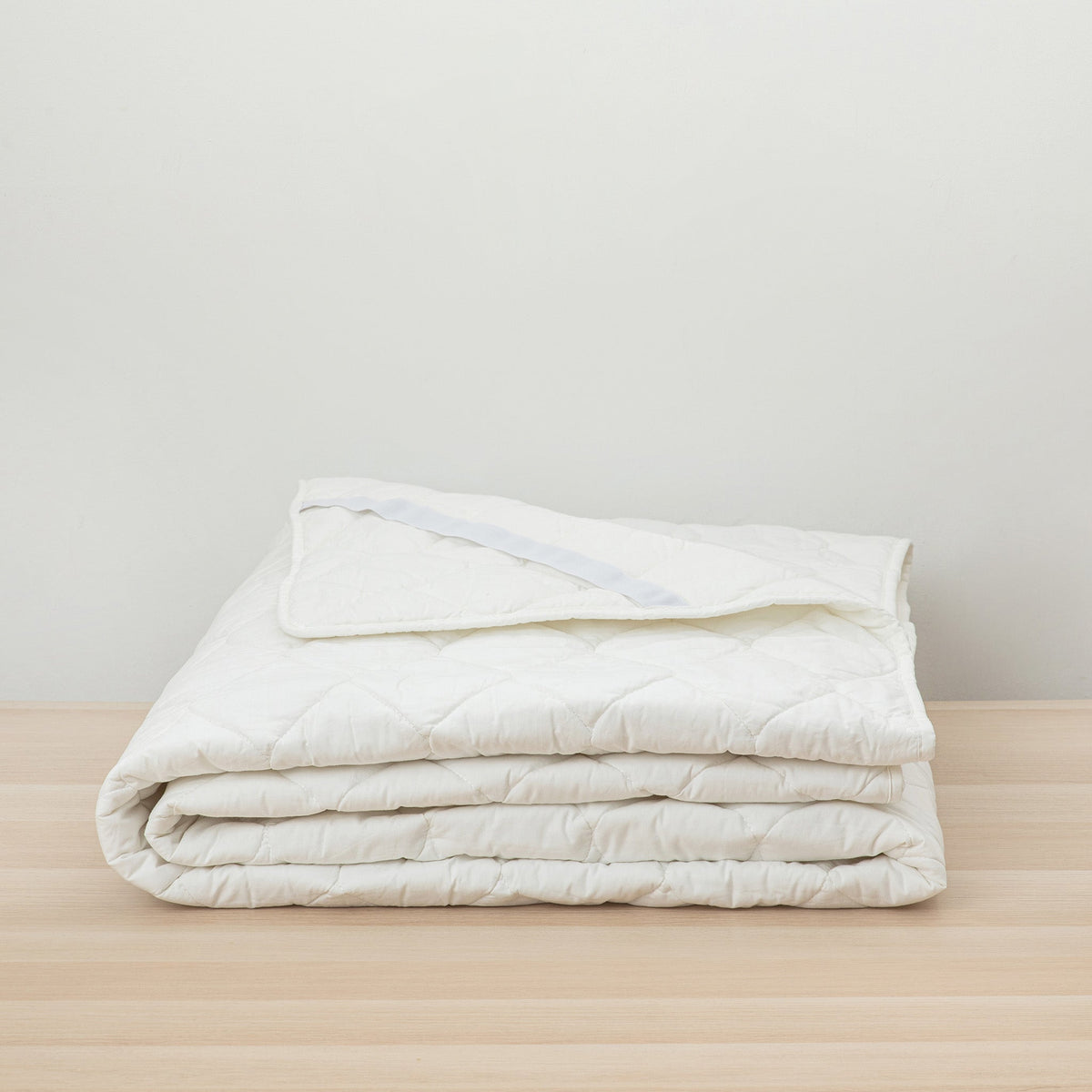 Organic bassinet outlet mattress protector